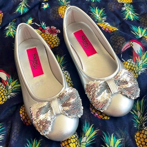Brand New Rachel Shoes Gabriella Slip On Silver Flats Sequin Bows Round Toe - Picture 1 of 12